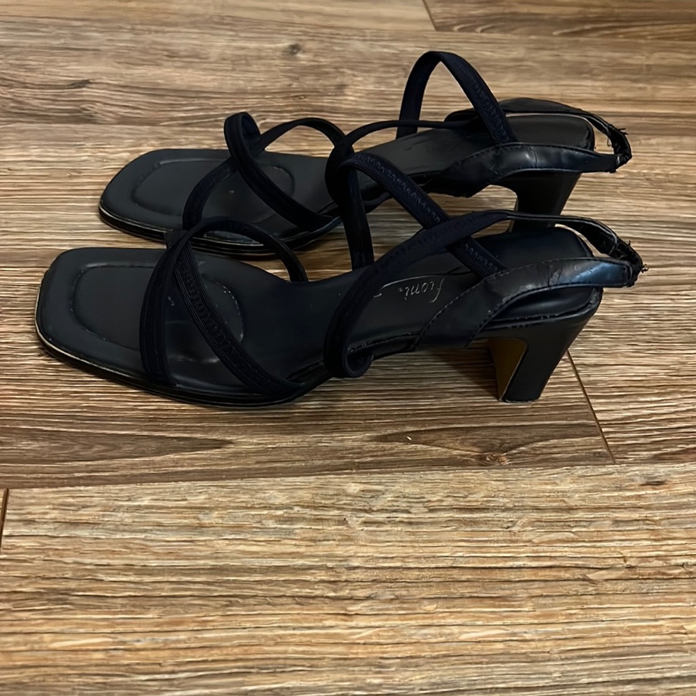 Navy strappy chunky heel shoes